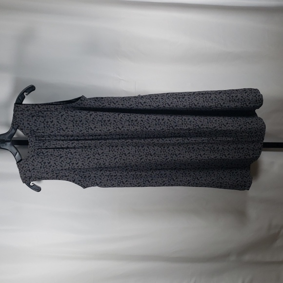 LOFT Black Sleeveless Above-the-Knee Dress - SZ L  - Missing Belt - Picture 6 of 8